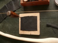 Griffleder zuschneiden und lochen...