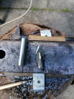 IMG_20200703_155432.jpg (179.8 KiB) 4232 mal betrachtet zur Erinnerung... so habe ichdie Instant Tudor Bodkins hergestellt. Ich habe nur die Form nochmals nachgearbeitet.