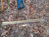 und ab isser... knapp über 1,60 m. Daneben das verwendete Werchzeuch.