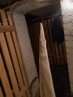 sauberer Rücken bei schlechtem Fotolicht in der Kellerwerkstatt