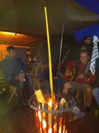 Rituelle Bogenverbrennung<br />Das Hickory war ganz schon teuer, trotzdem kommt er jetzt ins Feuer.