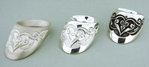 Ringe: Rohguss, Guss versäubert und Original mit Hintergrund patiniert