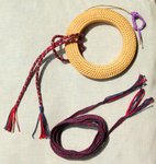 Hier nun alles zusammen Befestigungsband,Sehnenring.Kordel für Sehnenring