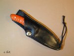 Und ein Jagdmesser, 60 HRC 80CRV2, orangenes G10, schwarze Liner, Edelstahlpins, alles sandgestrahlt.
