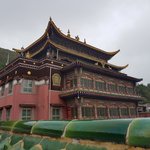 Ein einzelner Tempel von Kummbum Champa Ling